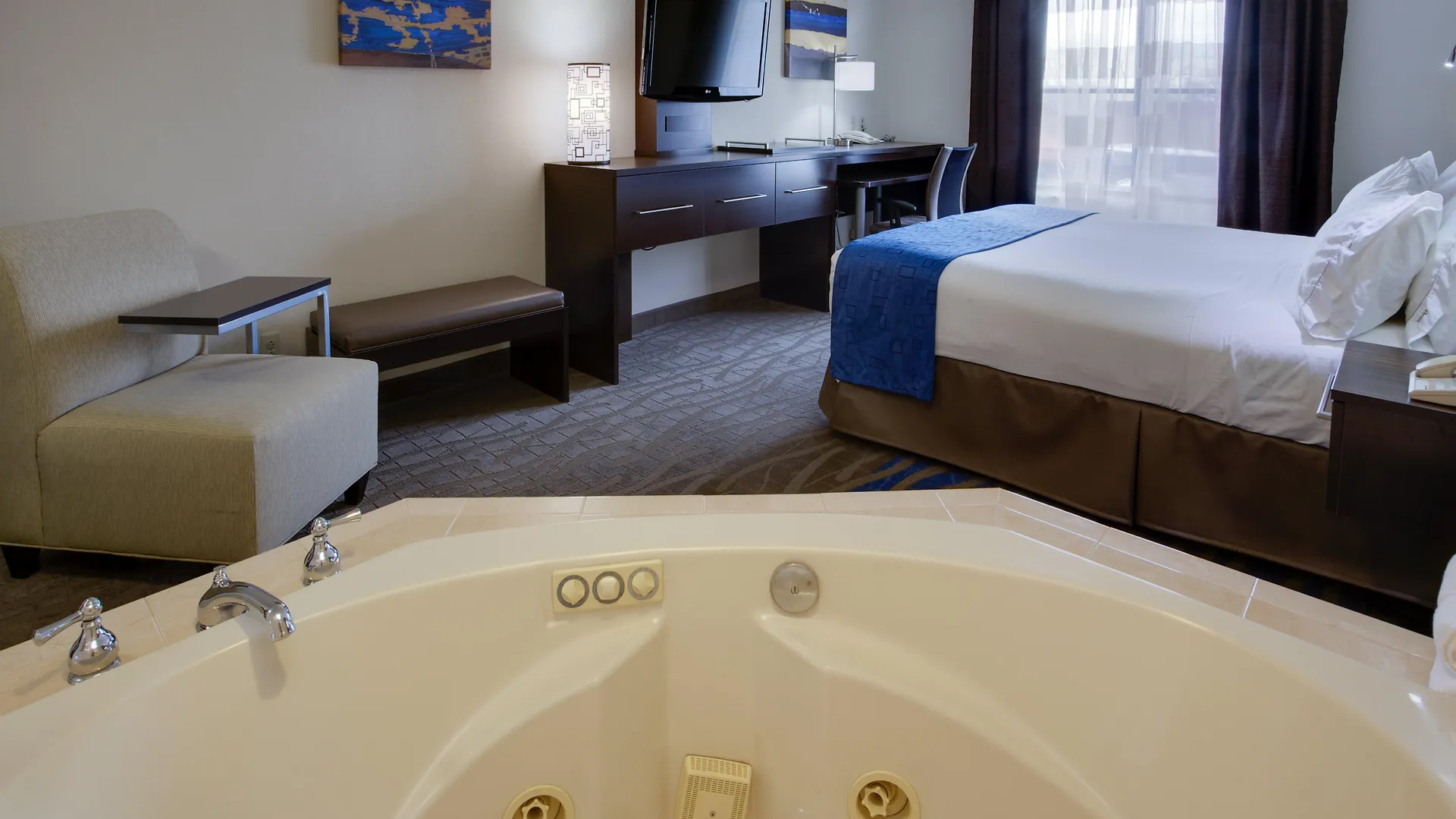 Holiday Inn Express Hotel & Suites Meadowlands Area By Ihg Carlstadt USA