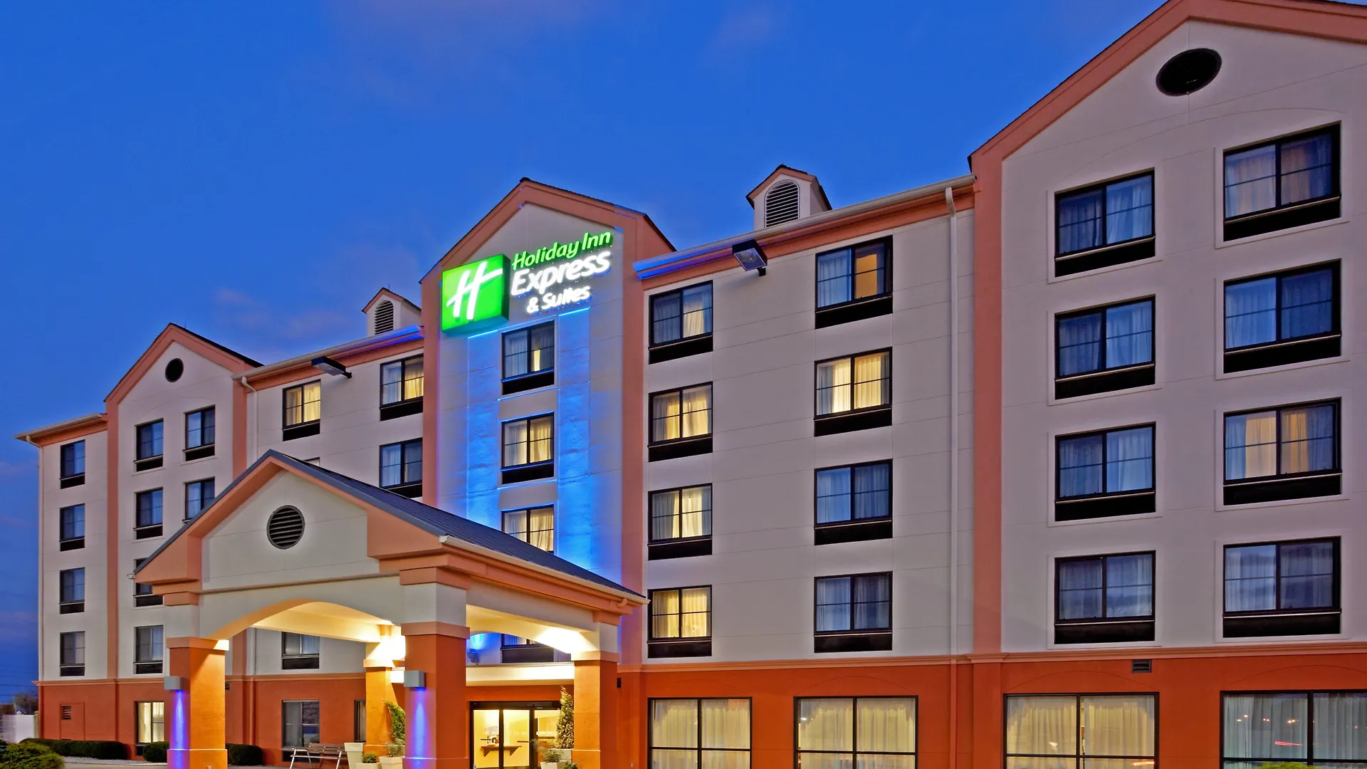 Holiday Inn Express Hotel & Suites Meadowlands Area By Ihg Carlstadt 3*,