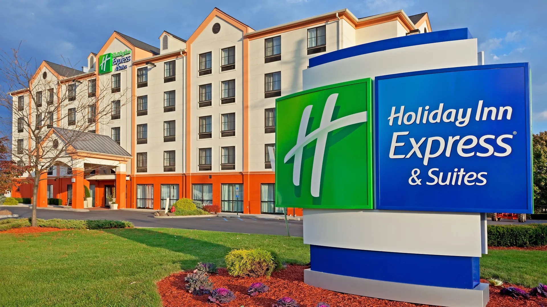 Holiday Inn Express Hotel & Suites Meadowlands Area By Ihg Carlstadt
