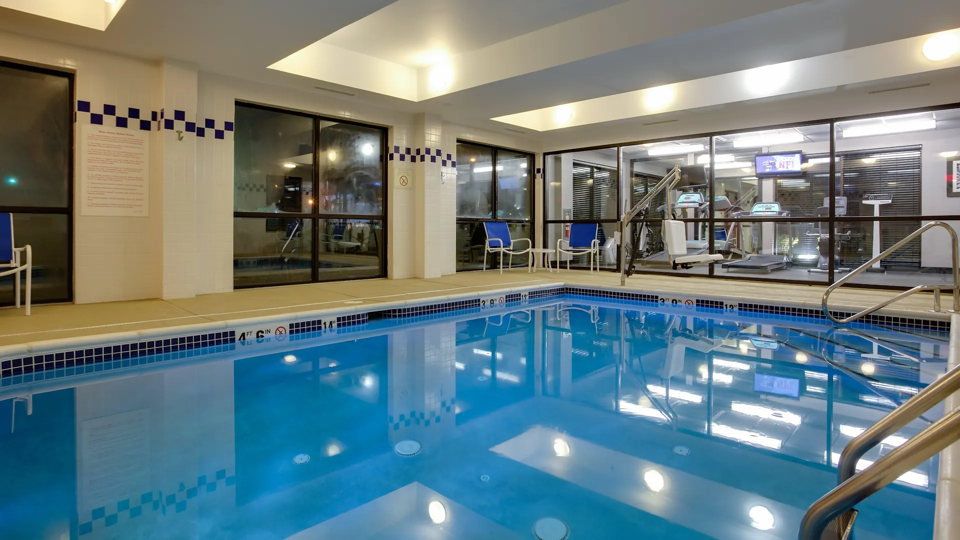 Holiday Inn Express Hotel & Suites Meadowlands Area By Ihg Carlstadt 3*,  USA