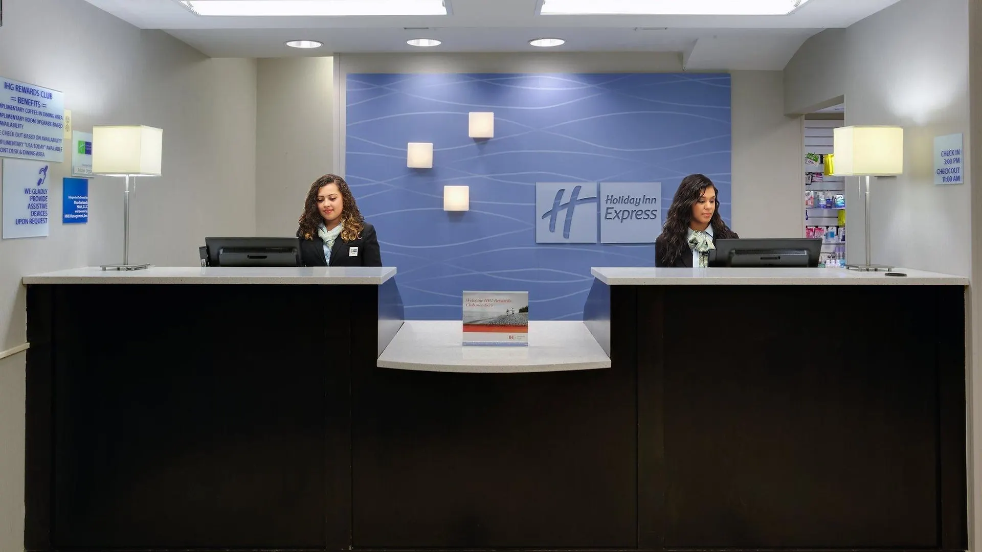 Holiday Inn Express Hotel & Suites Meadowlands Area By Ihg Carlstadt