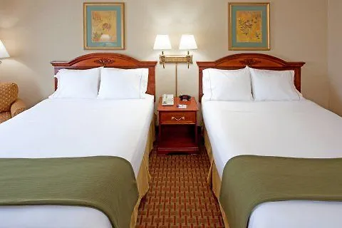 Holiday Inn Express Hotel & Suites Meadowlands Area By Ihg Carlstadt