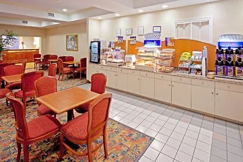 Holiday Inn Express Hotel & Suites Meadowlands Area By Ihg Carlstadt USA