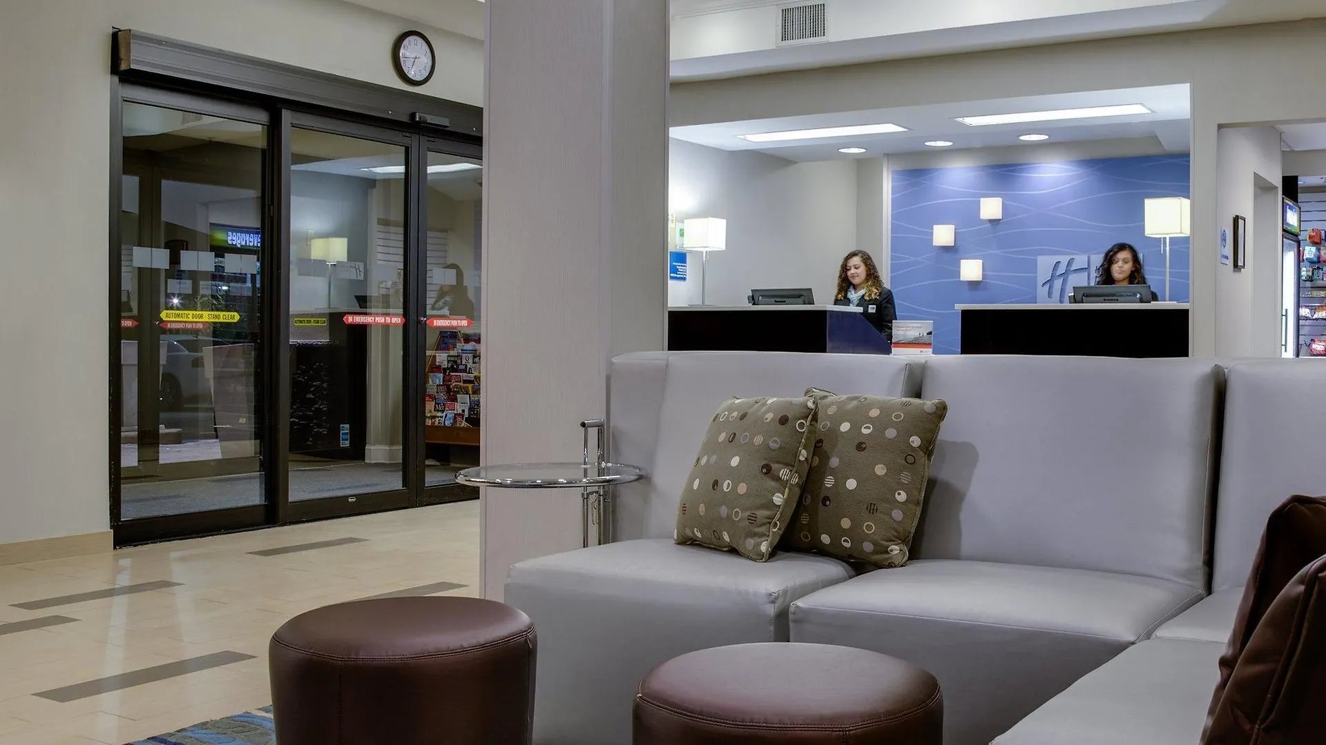 Holiday Inn Express Hotel & Suites Meadowlands Area By Ihg Carlstadt