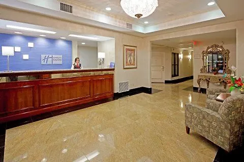 Holiday Inn Express Hotel & Suites Meadowlands Area By Ihg Carlstadt 3*,